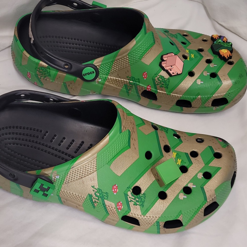 Crocs Minecraft Classic Clog Green Multi Video Game Mens Size 11 Jibbitz Charms - Picture 10 of 13